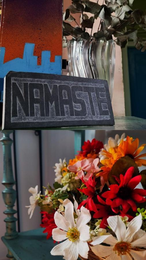 Namaste Hostel ティビリシ エクステリア 写真